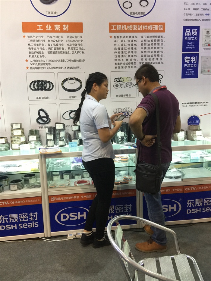 當然，也有不少的國外客戶啦！